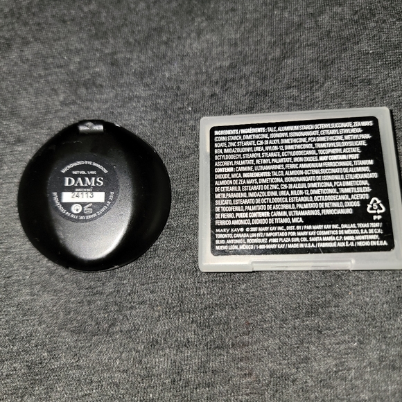 Eye Shadow Set - Set of 2 -  Black/Grey - Sample Size - NEW - Picture 3 of 3